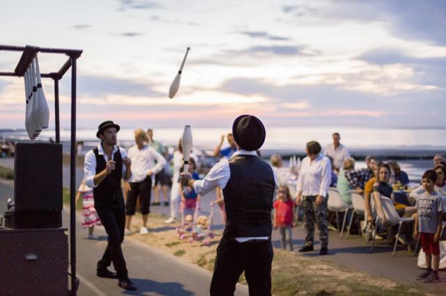 Swingin'Pic Nic, jonglerie en déambulation